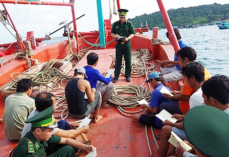 Tăng cường tuyên truyền về vị trí, 
tầm quan trọng của biển, đảo Việt Nam