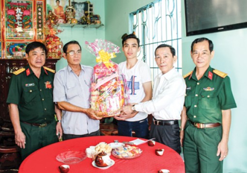 Lãnh đạo thành phố kiểm tra công tác tuyển chọn và gọi thanh niên nhập ngũ