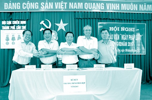 Hội Cựu chiến binh thành phố: Ký kết chương trình công tác phối hợp năm 2017 với các sở, ngành