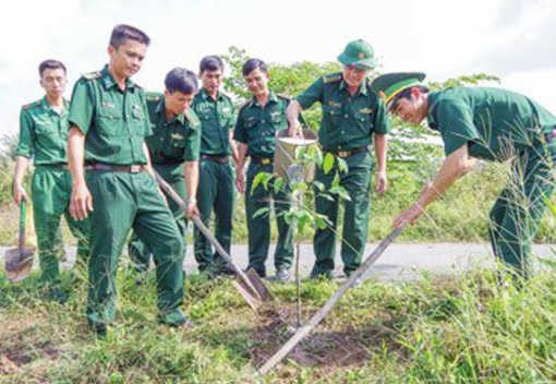 កងទ័ពការពារ​ព្រំ​ដែន​សុក​ត្រាំង បំ​ផុស​ចល​នា​ចូល​ឆ្នាំ​តេត​ដាំ​ដើម​ឈើ