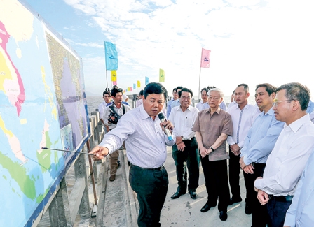 Phát triển mạnh kinh tế biển, kinh tế rừng