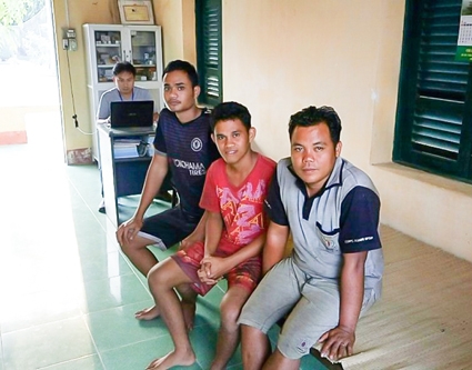 Cứu hộ 3 ngư dân nước ngoài gặp nạn trên biển