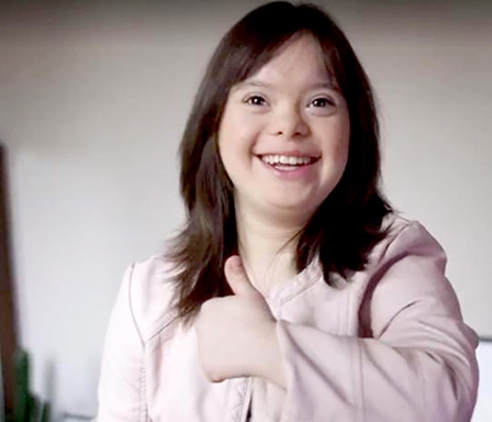 Bệnh nhân Down làm MC