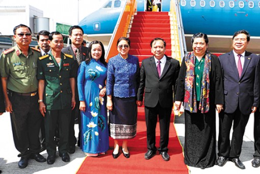 Lãnh đạo thành phố
đón tiếp Đoàn Đại biểu Quốc hội Lào