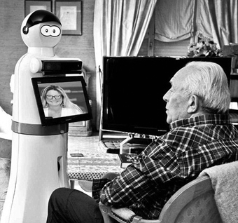 Robot đồng hành cùng bệnh nhân mất trí nhớ