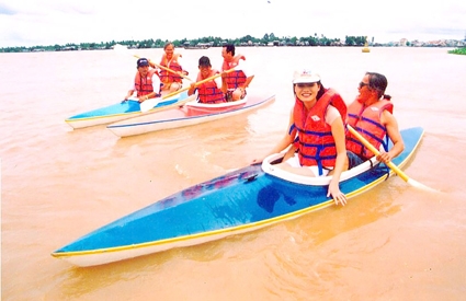 Nhớ tour kayak trên sông Hậu