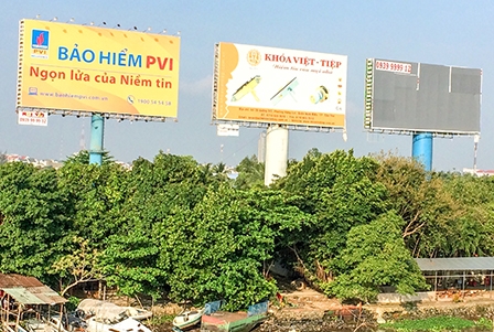 Quản lý quảng cáo ngoài trời còn lỏng lẻo