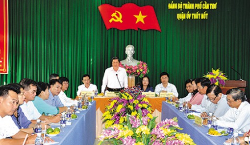 Đồng chí Phạm Văn Hiểu, Phó Bí thư Thường trực Thành ủy, Chủ tịch HĐND thành phố:

Thốt Nốt cần chú trọng phát triển
thương mại, dịch vụ và du lịch