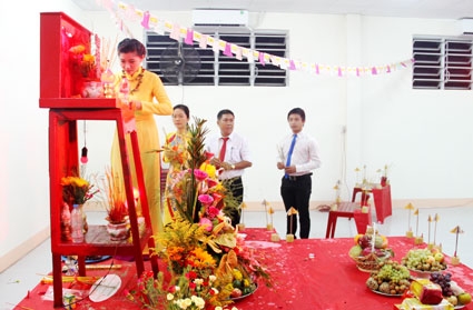 Ngẫm chuyện “hột cơm Tổ nghiệp”
