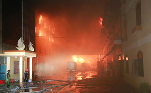 Trắng đêm dập lửa