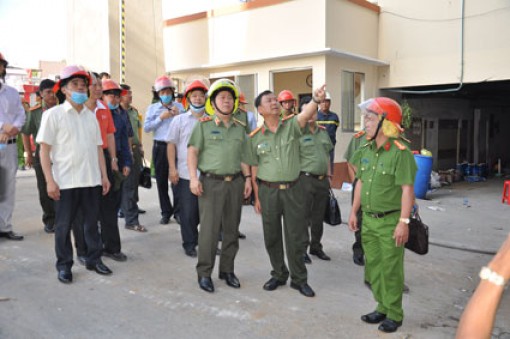 Biểu dương các lực lượng tham gia chữa cháy tại Công ty TNHH Kwong Lung-Meko