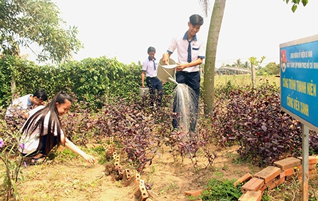 Noi gương Bác, làm nhiều việc tốt