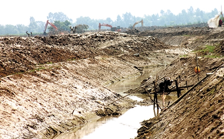 <span style="background-color: wheat;">Biến đổi khí hậu vùng ĐBSCL</span>
Đổi mới tư duy 
để phát triển cây lúa