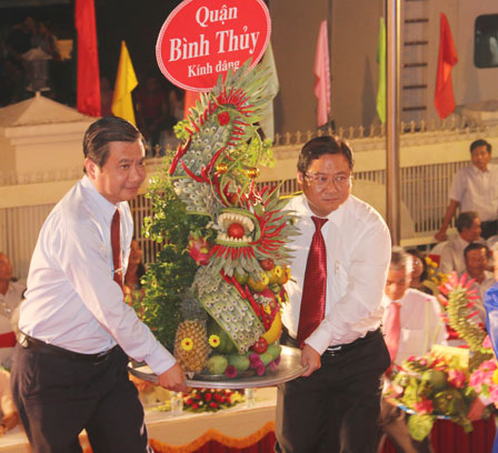 Cần Thơ dâng hương hướng về Giỗ Tổ Hùng Vương