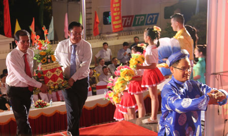 Cần Thơ dâng hương hướng về Giỗ Tổ Hùng Vương