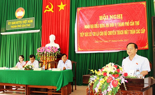 Đại biểu Quốc hội tiếp xúc cử tri