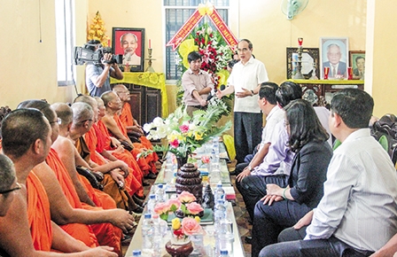 Lãnh đạo Chính phủ, UBTƯMTTQVN chúc Tết Chôl Chnăm Thmây tại  Sóc Trăng