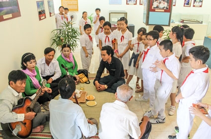 "Đờn ca tài tử Nam bộ - Báu vật đất phương Nam"