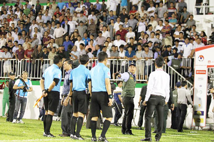 Dấu hiệu “thủng “ V.League