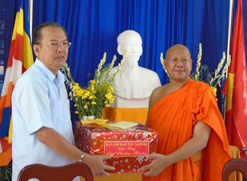 <span style="background-color:wheat;">Ban Chỉ đạo Tây Nam bộ</span> &nbsp Chúc Tết Chôl Chnăm Thmây đồng bào dân tộc Khmer