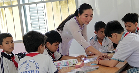 Nghị lực cô giáo khuyết tật dân tộc Khmer