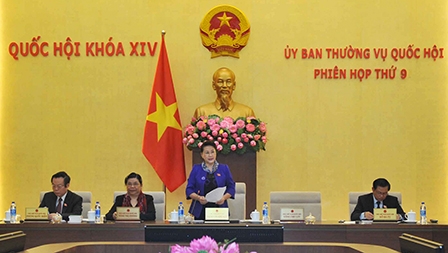 <span style="background-color:wheat;">Phiên họp thứ 9 Ủy ban Thường vụ Quốc hội khóa XIV</span>
Tăng thời lượng chất vấn
và trả lời chất vấn lên 3 ngày