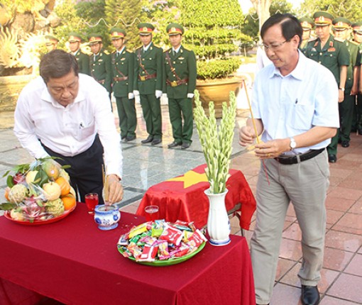 Tổ chức lễ truy điệu cải táng hài cốt liệt sĩ