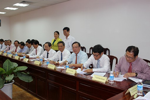 Các bệnh viện tuyến thành phố thi đua phục vụ bệnh nhân