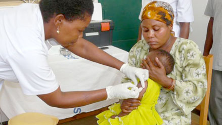 WHO thử nghiệm vắc-xin
chống sốt rét đầu tiên tại châu Phi