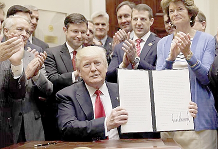 Ông Trump hài lòng với thành quả 100 ngày đầu cầm quyền