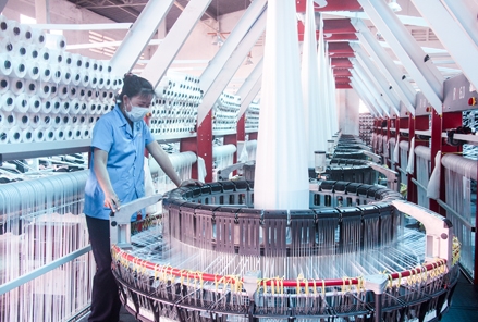 Khơi dậy phong trào thi đua yêu nước trong công nhân lao động