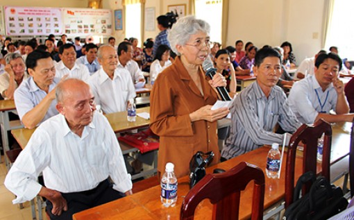 <span style="background-color:wheat;">Cử tri quận Ô Môn và Bình Thủy kiến nghị</span>
Tăng cường quản lý trong lĩnh vực vệ sinh an toàn thực phẩm và xử lý nghiêm các trường hợp vi phạm