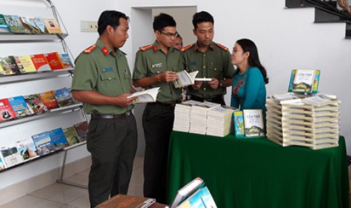 Khai mạc Ngày Hội sách và văn hóa đọc
năm 2017