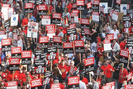 Cuộc chiến giữa biên kịch và nhà sản xuất