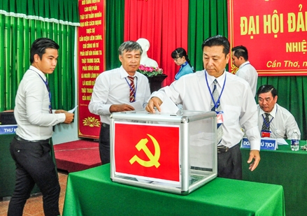 Tập trung chỉ đạo tổ chức đại hội chi bộ