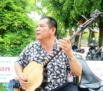 Thầy đờn Hai Nhạn và chuyện đôi mắt, đôi tai