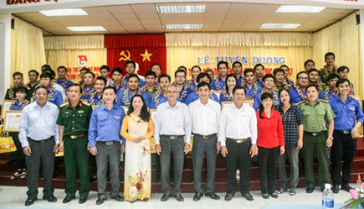 Tuyên dương thanh niên tiên tiến làm theo lời Bác