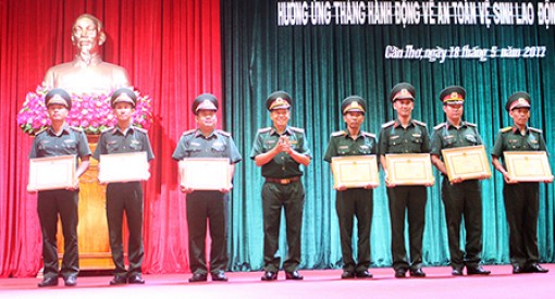 <span style="background-color:wheat;">Bộ Chỉ huy Quân sự thành phố</span> Phát động hưởng ứng Tháng hành động an toàn, vệ sinh lao động lần thứ i 
năm 2017