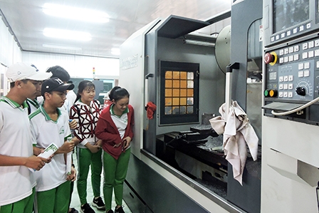 Tập trung công tác tuyển sinh