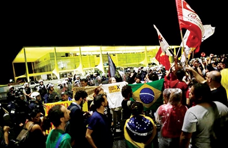 Lời khai đưa hối lộ mới rúng động chính trường Brazil