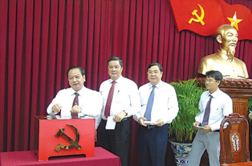 Phát huy vai trò tiền phong gương mẫu của đảng viên, xây dựng chi bộ đạt trong sạch vững mạnh