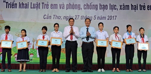 Tạo môi trường sống an toàn,
phát triển toàn diện cho trẻ em