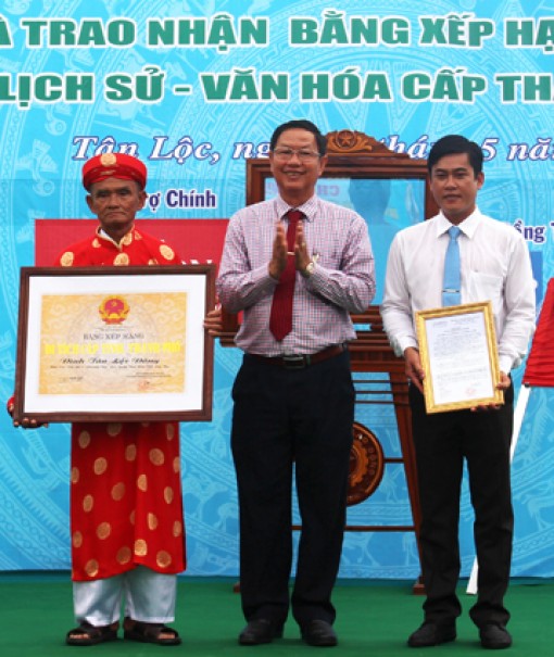 Đình Tân Lộc Đông đón nhận Bằng xếp hạng 
Di tích Lịch sử - Văn hóa cấp thành phố