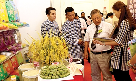 Nâng sức cạnh tranh 
hàng Việt