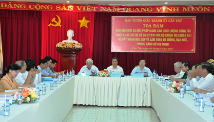 Người đứng đầu phải nêu gương trong học tập và làm theo tư tưởng, đạo đức, phong cách Hồ Chí Minh