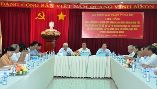 Người đứng đầu phải nêu gương trong học tập và làm theo tư tưởng, đạo đức, phong cách Hồ Chí Minh