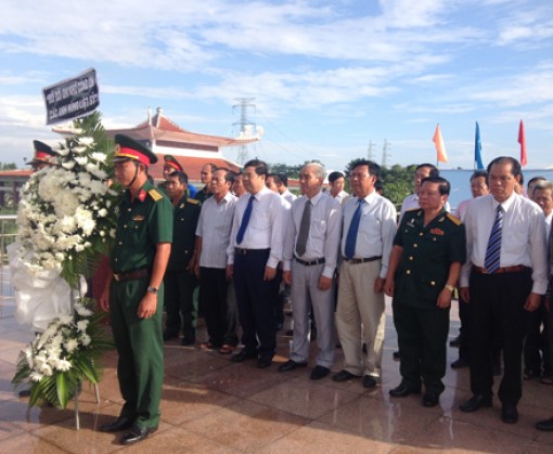 Họp mặt kỷ niệm 52 năm Ngày Chiến thắng Ông Hào