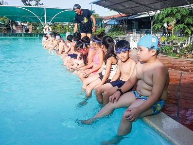Học bơi - nhu cầu tăng, giá dịch vụ không tăng