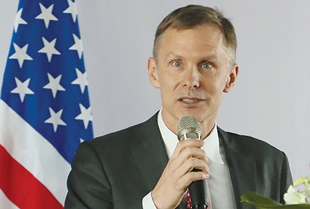 Nhiều quan chức ngoại giao Mỹ phản ứng tổng thống