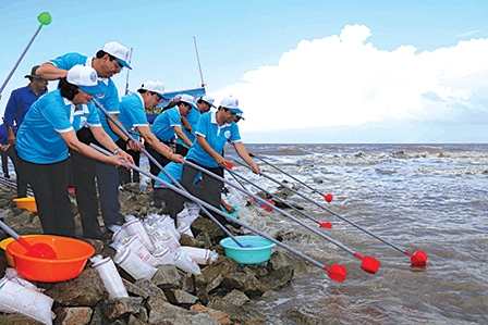 Phó Chủ tịch nước phát động hưởng ứng
Tuần lễ biển và hải đảo Việt Nam năm 2017